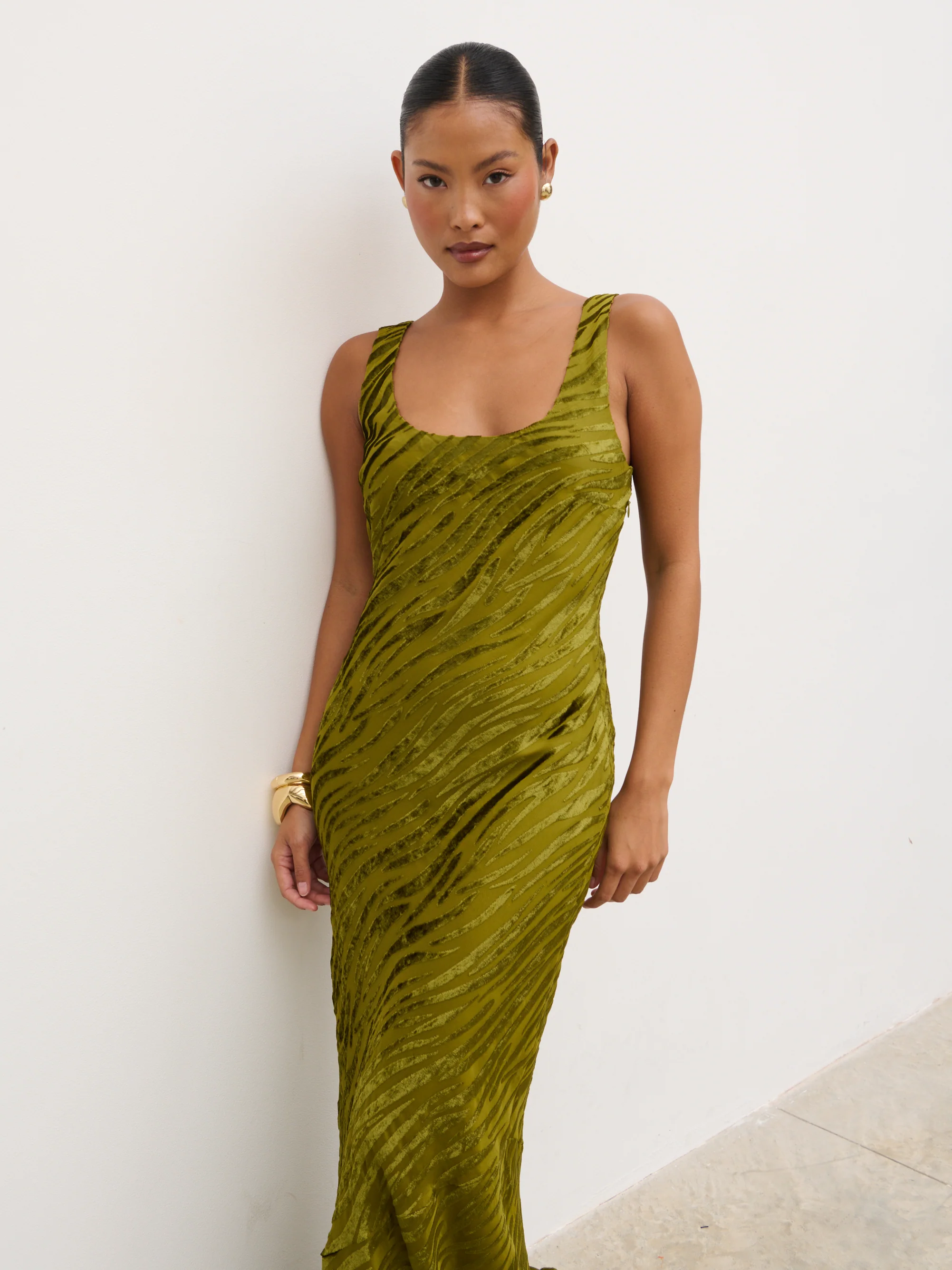 Kendall Scoop Devore Maxi Dress - Tarragon - Image 3