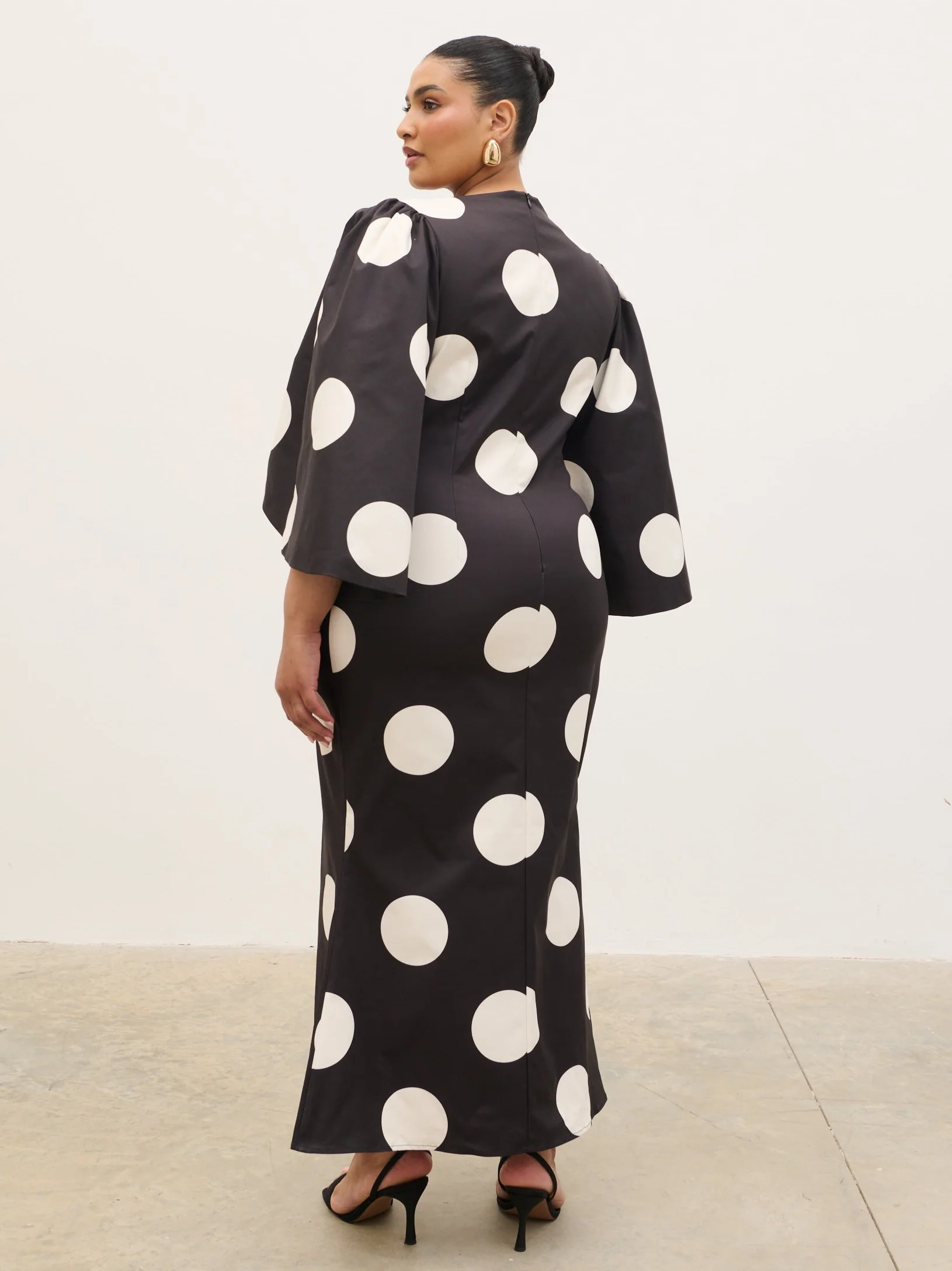 Liora A-Line Midaxi Dress Curve - Black and Cream Polkadot - Image 5