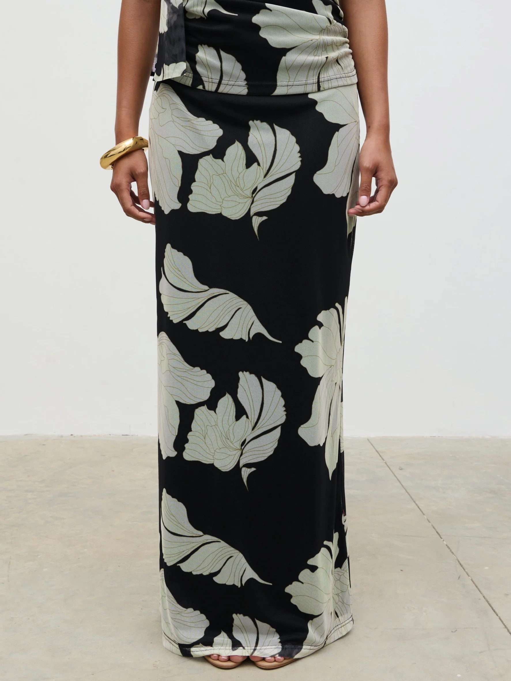 Shea Jersey Maxi Skirt - Monochrome Floral - Image 2